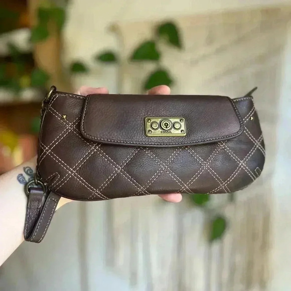 Fossil Brown Quilted Leather Wristlet / Clutch with Snap Closure - Picture 2 of 15